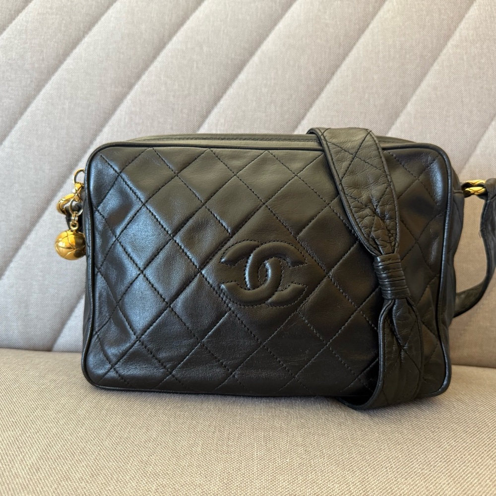 Auth CHANEL Matelasse - Black Lambskin Shoulder Bag Gold hardware final price